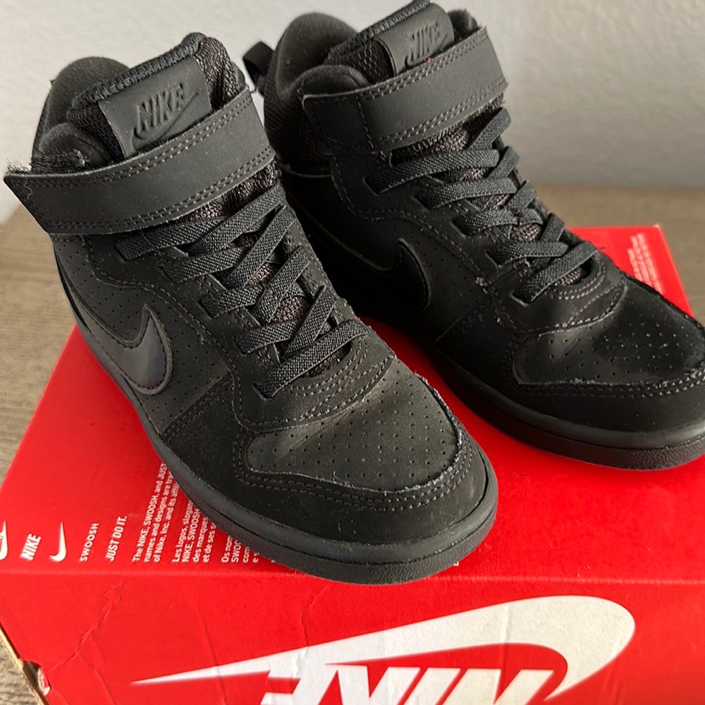Black Nike
